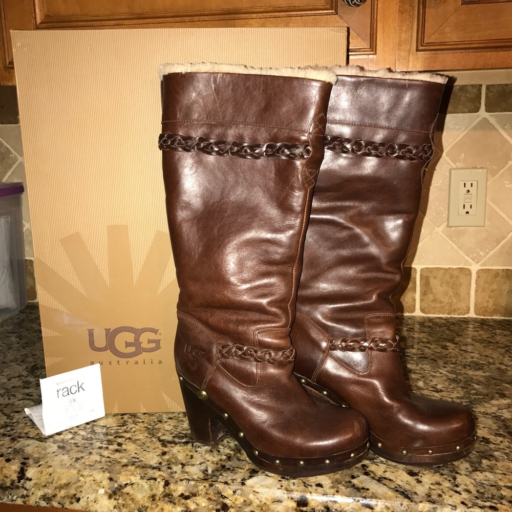 Ugg Savanna with box and copy of receipt